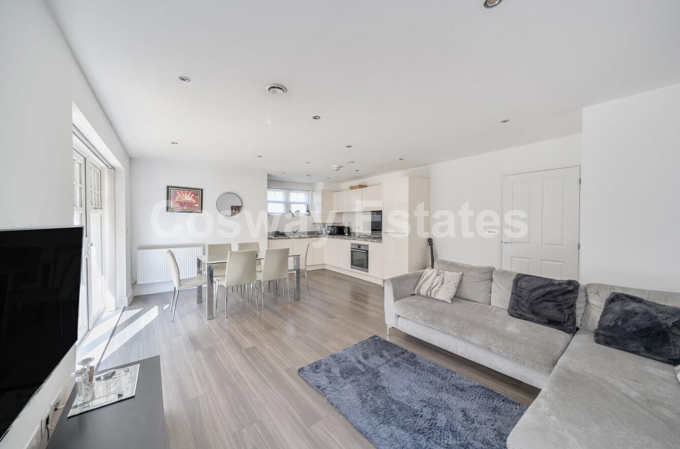 Rosebery Place, Mill Hill, NW7, London